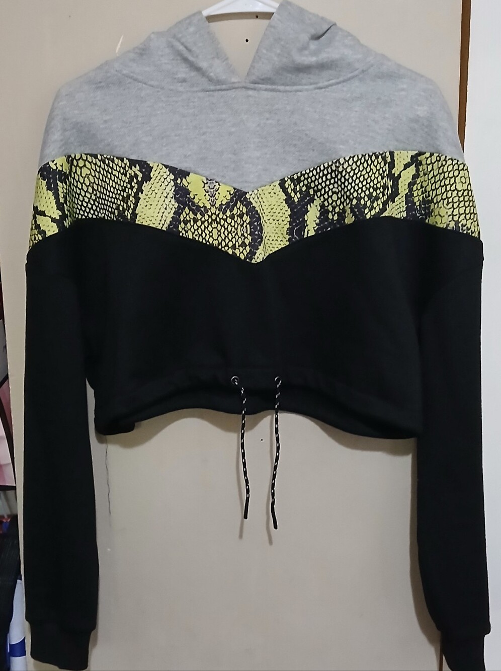 SHEIN Black Gray Neon Yellow Cropped Hoodie Sweater